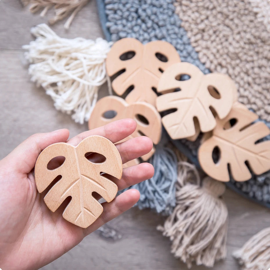 Wooden Animal Teether Pendant – Safe Baby Gym Toy, Beech Wood